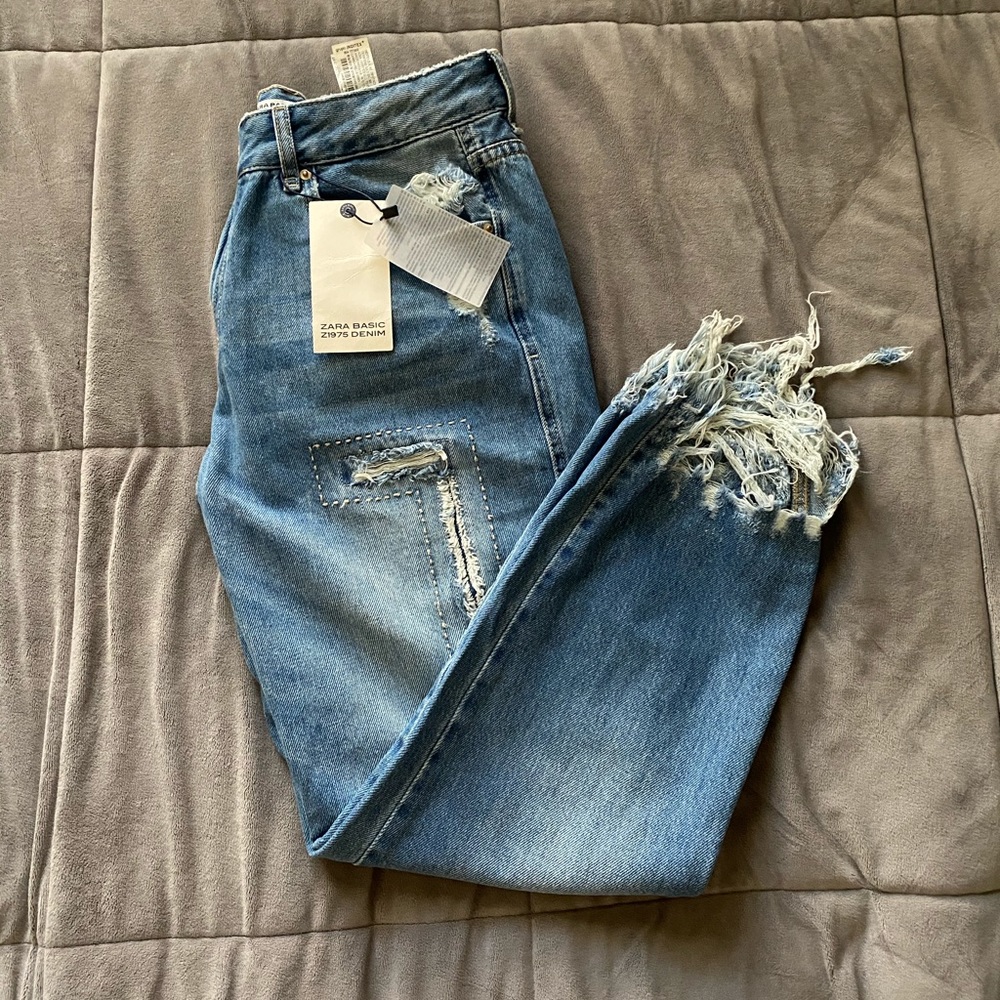 NEW!! Zara Distressed Vintage Jeans